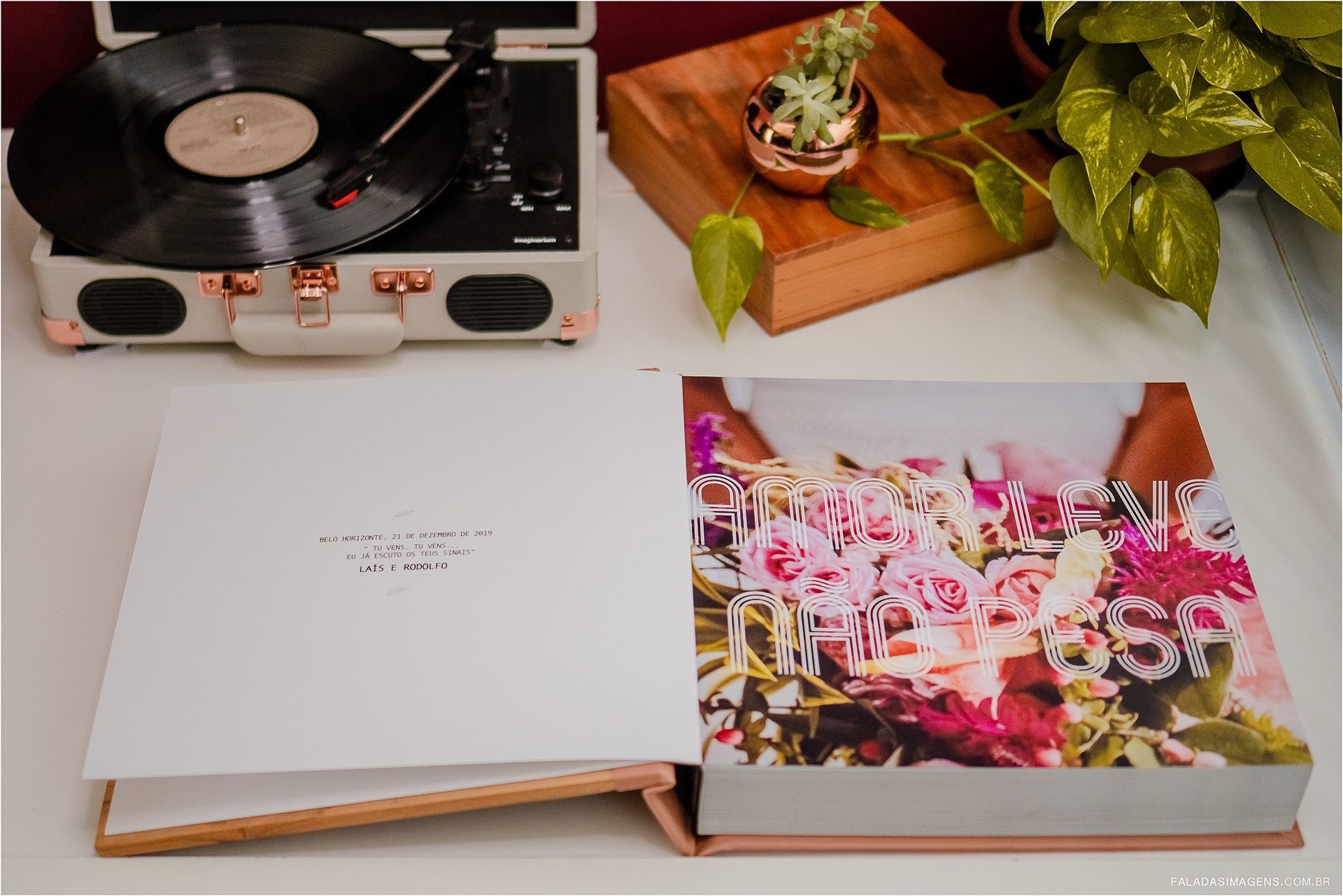 Foto Ainda Faz Sentido Ter o Álbum de Casamento ? Foto Ainda Faz Sentido Ter o Álbum de Casamento ? - Imagem 0
