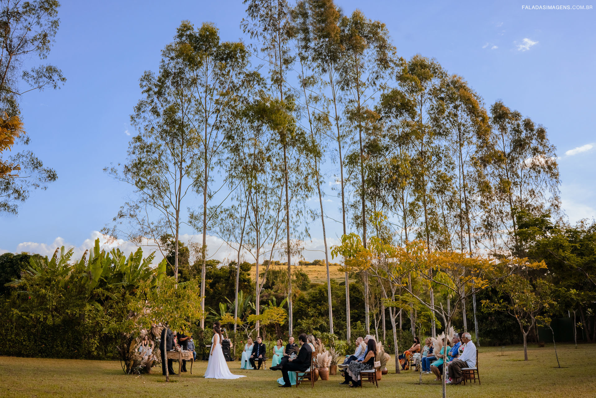 Foto Esperar tudo voltar ou Mini Wedding Foto Esperar tudo voltar ou Mini Wedding - Imagem 1