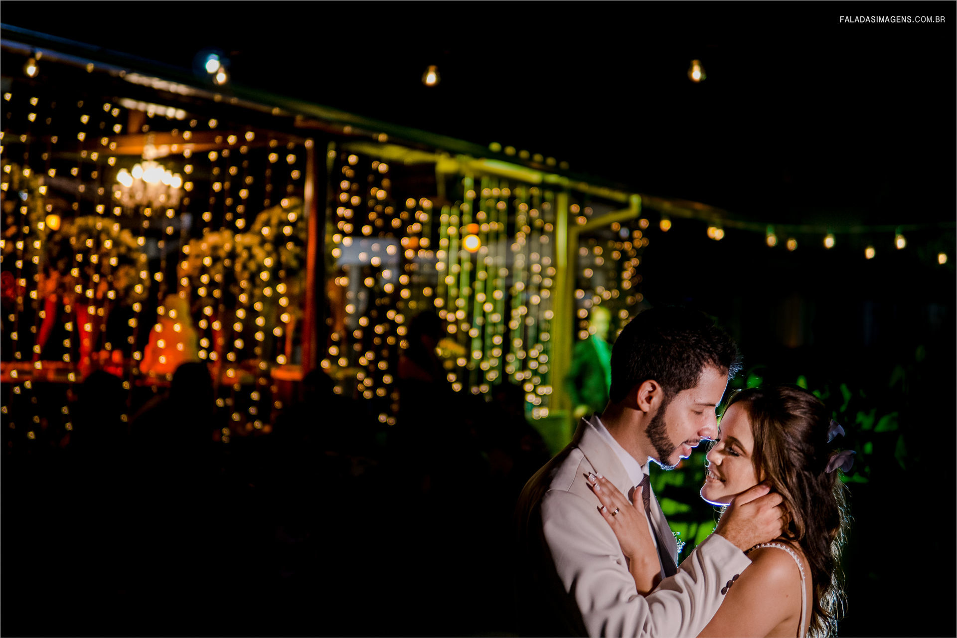 Foto 4 dicas para um lindo casamento de noite Foto 4 dicas para um lindo casamento de noite - Imagem 2