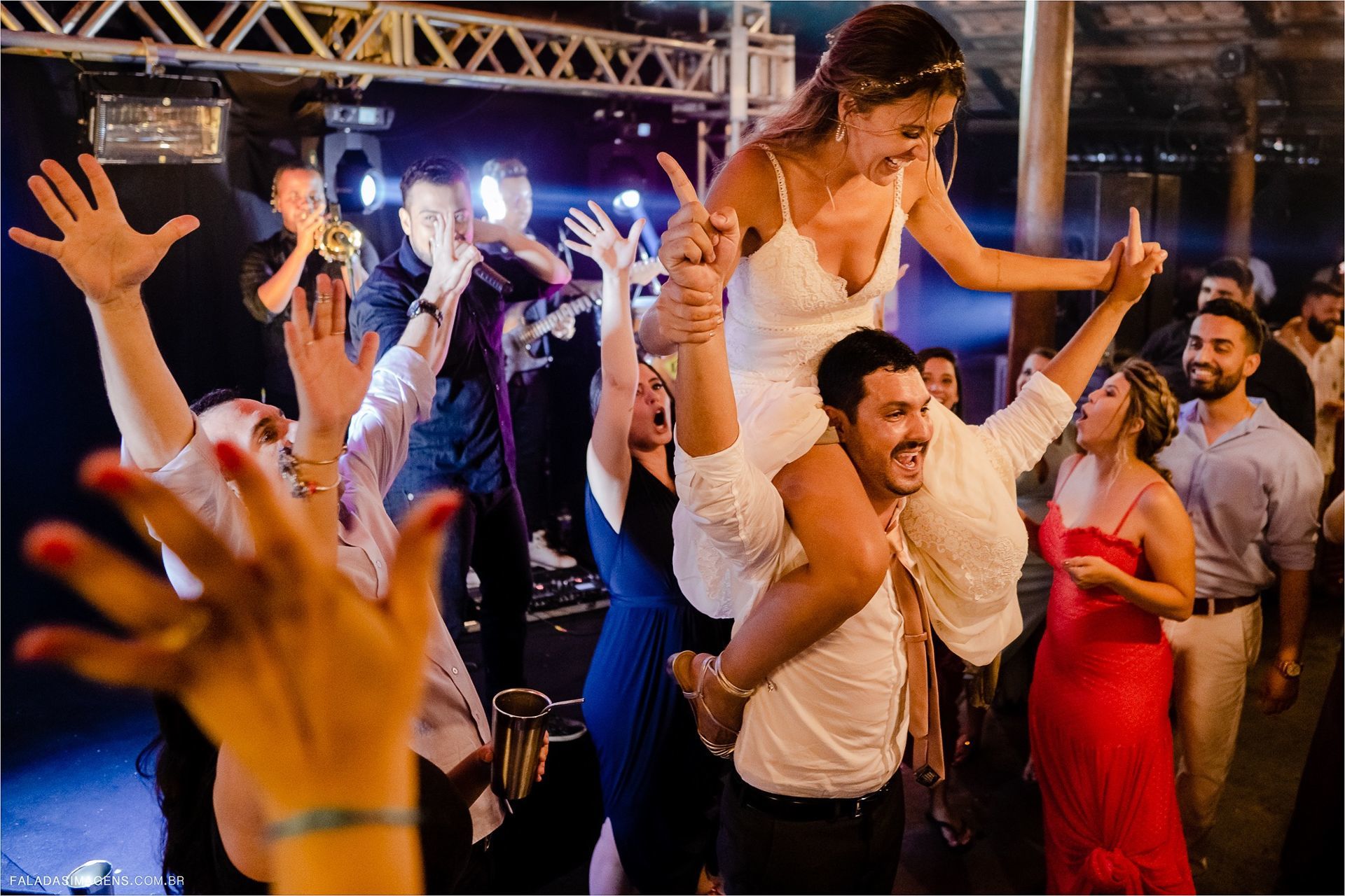 Foto 4 dicas para um lindo casamento de noite Foto 4 dicas para um lindo casamento de noite - Imagem 3