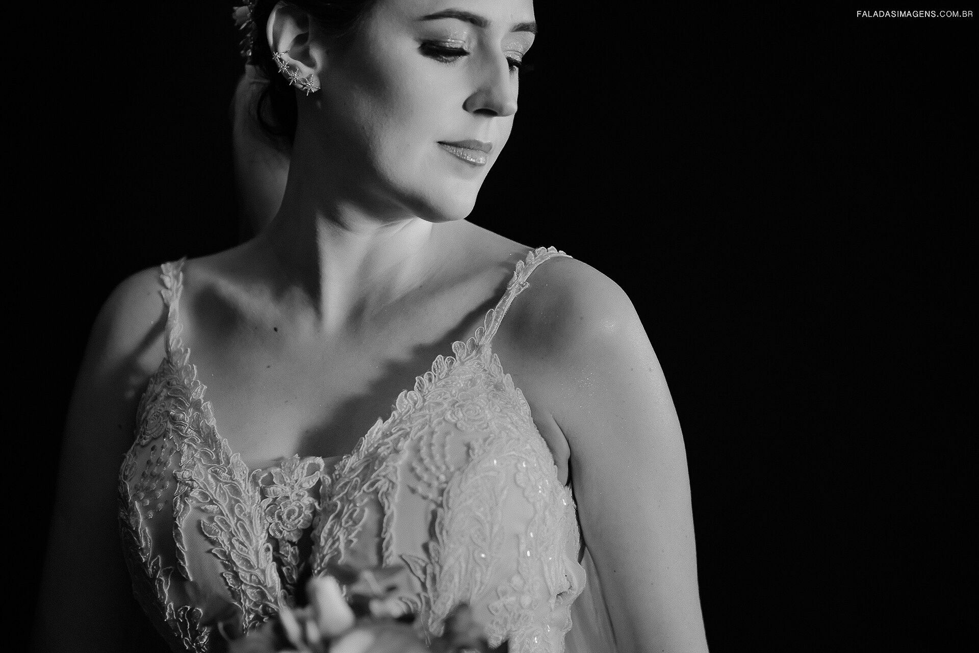 Foto Passo a passo para escolher o vestido ideal para o seu casamento Foto Passo a passo para escolher o vestido ideal para o seu casamento - Imagem 1
