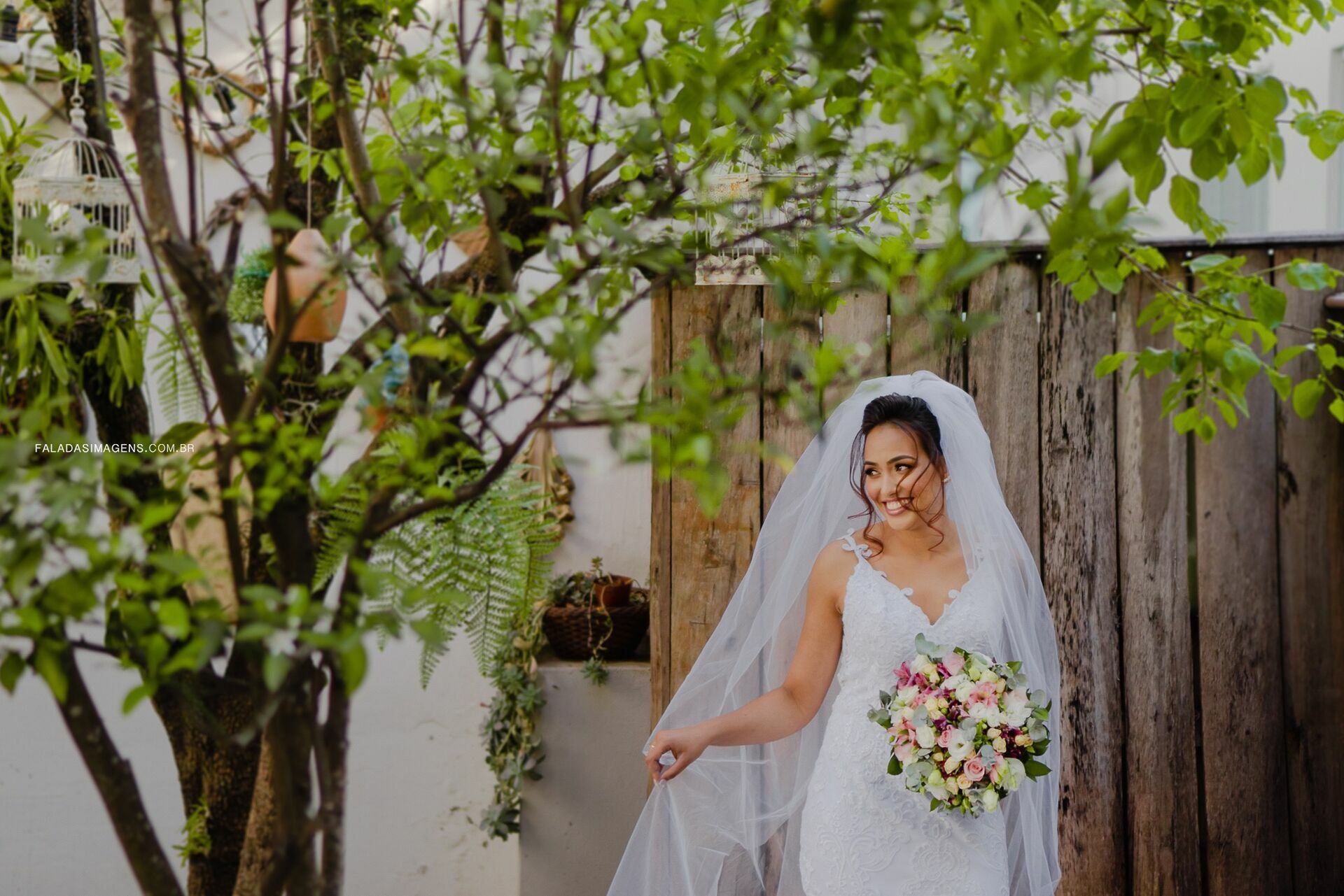 Foto Passo a passo para escolher o vestido ideal para o seu casamento Foto Passo a passo para escolher o vestido ideal para o seu casamento - Imagem 2